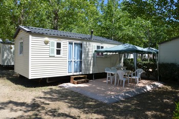 mobil homes du camping situ&eacute;s dans le parc
